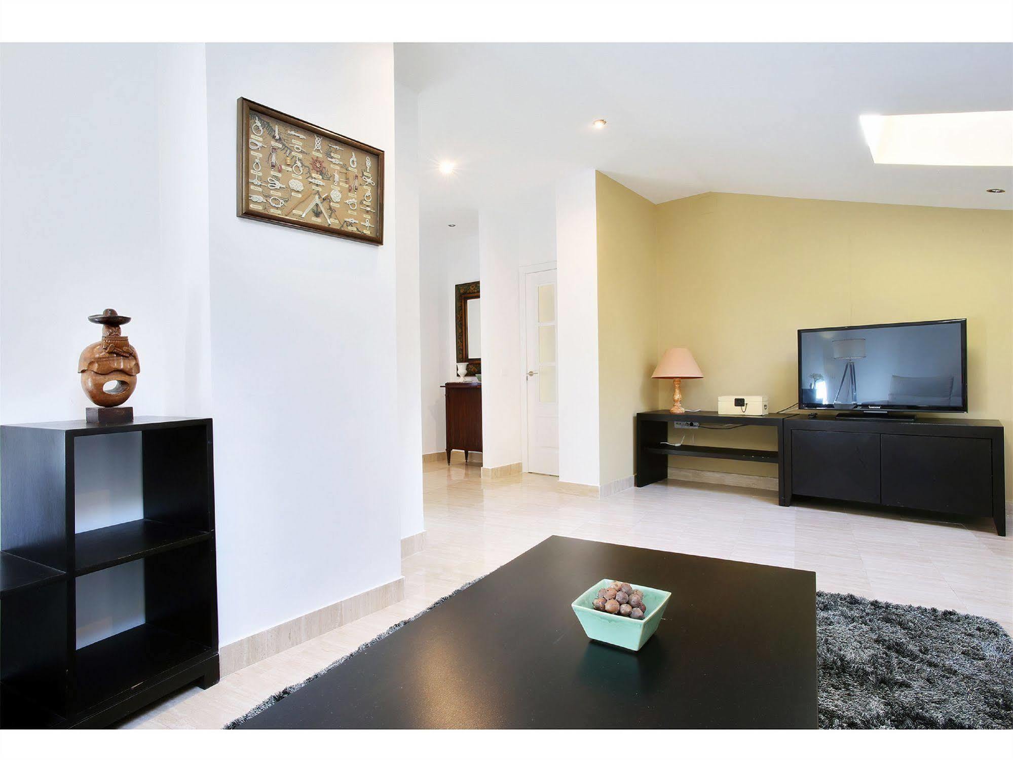 Apartamentos Unisierra Málaga Eksteriør billede