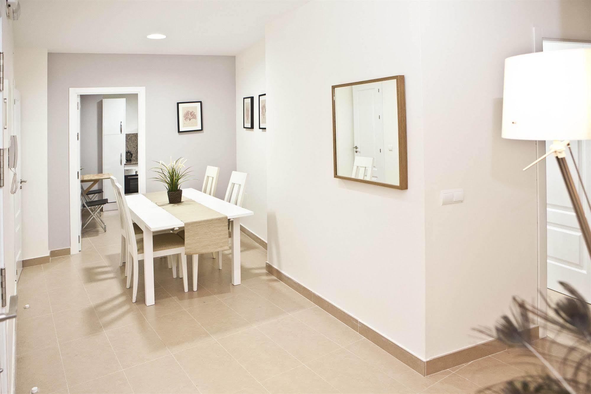 Apartamentos Unisierra Málaga Eksteriør billede