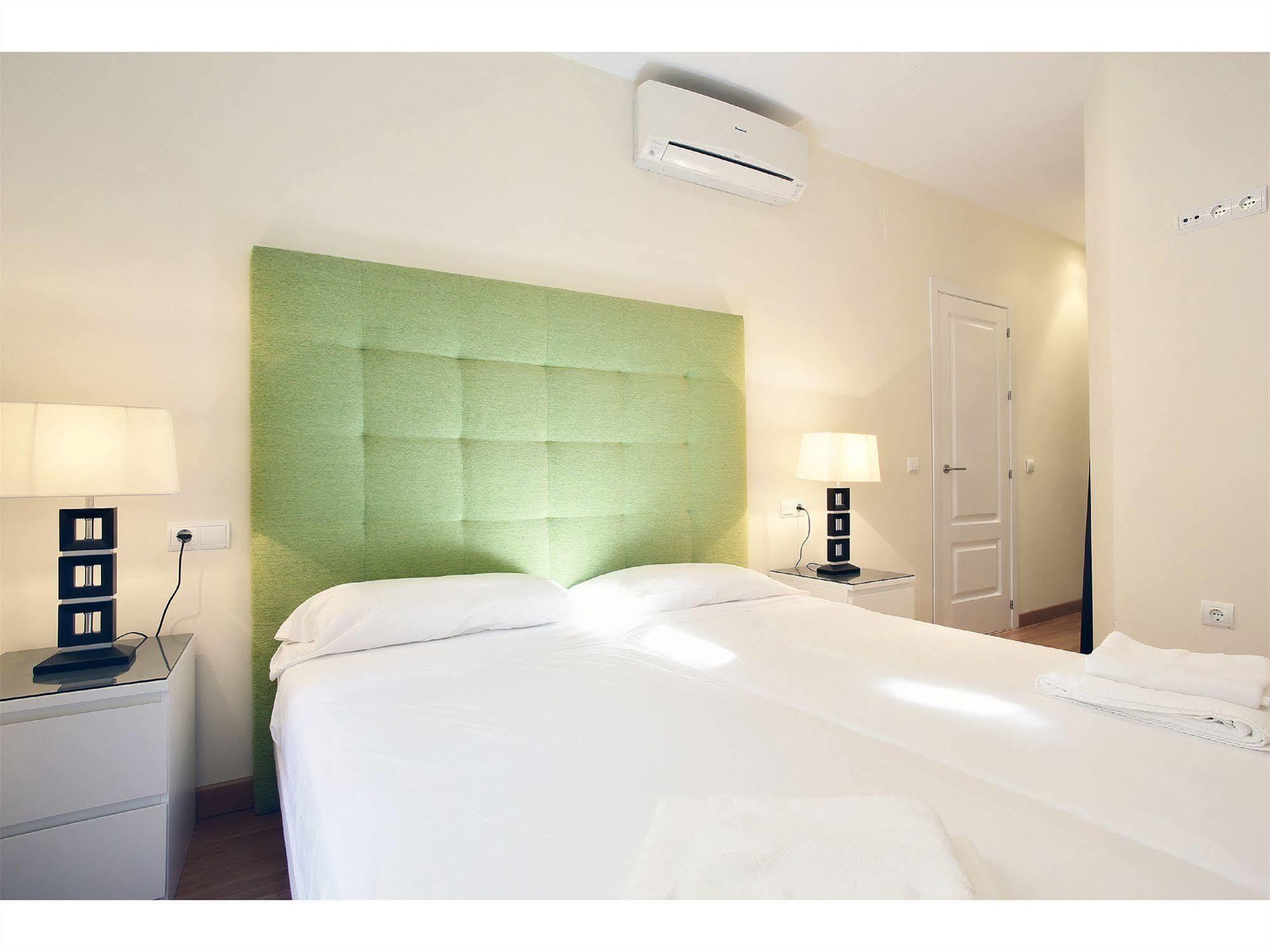 Apartamentos Unisierra Málaga Eksteriør billede
