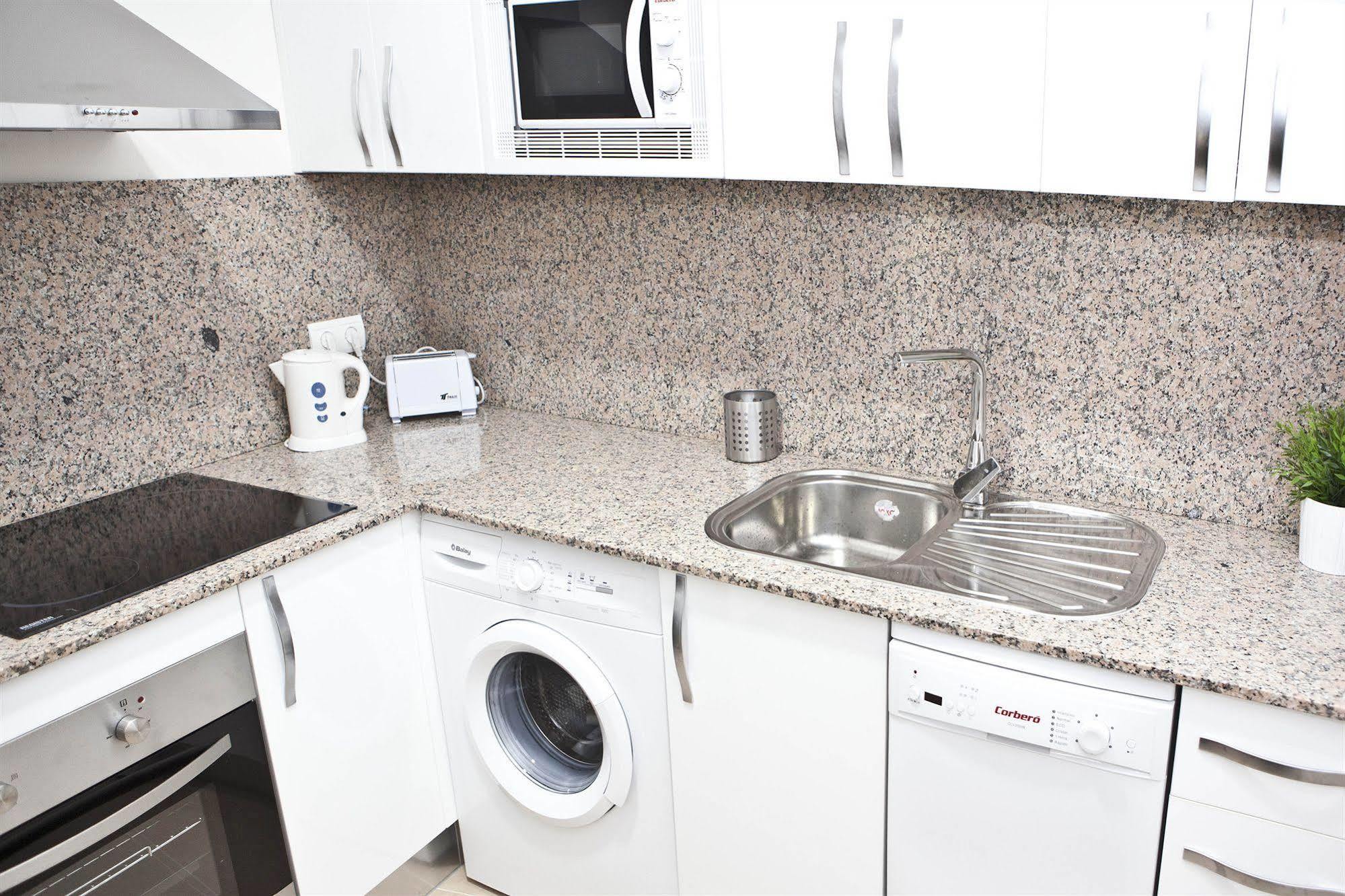 Apartamentos Unisierra Málaga Eksteriør billede