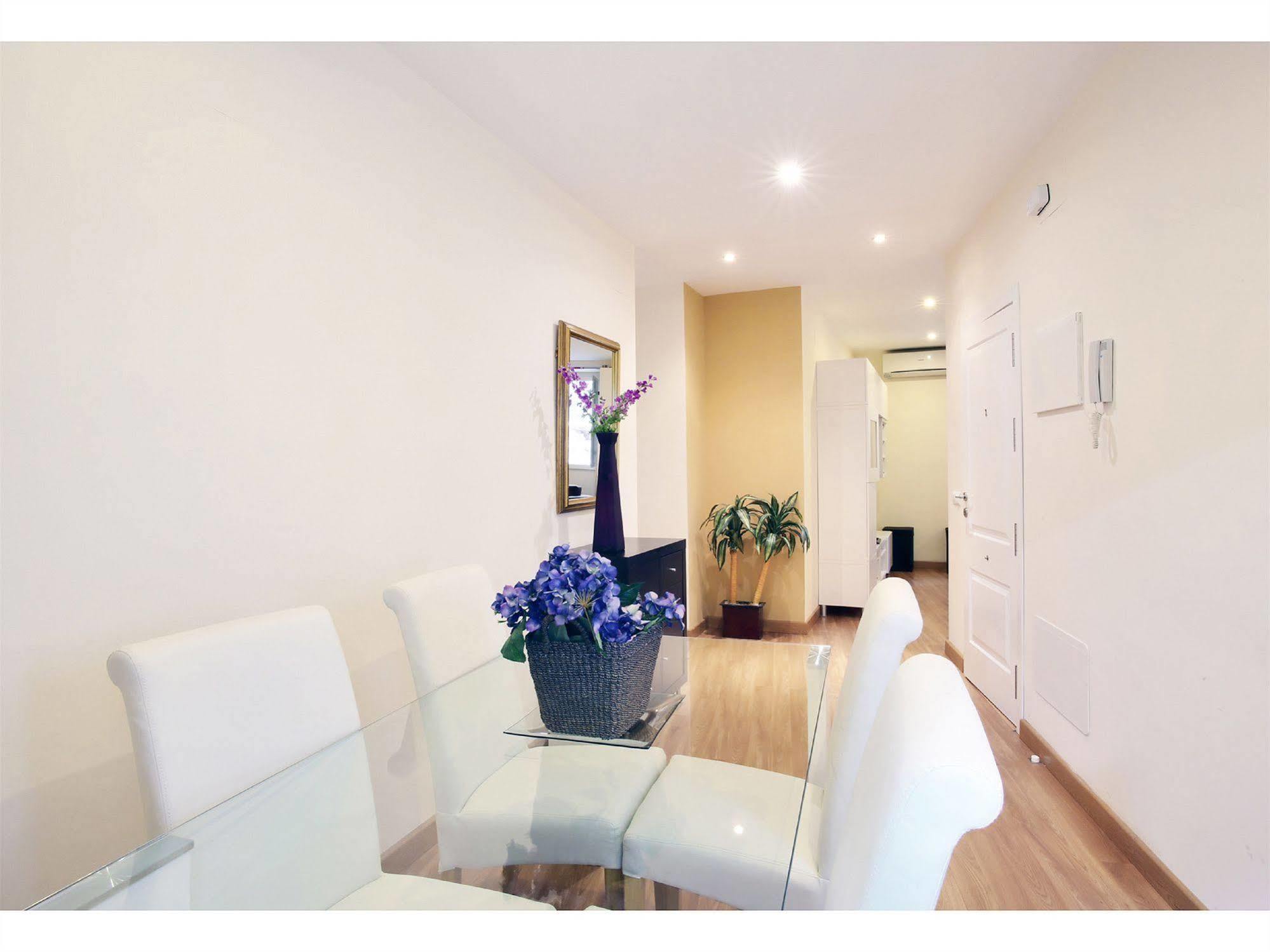 Apartamentos Unisierra Málaga Eksteriør billede