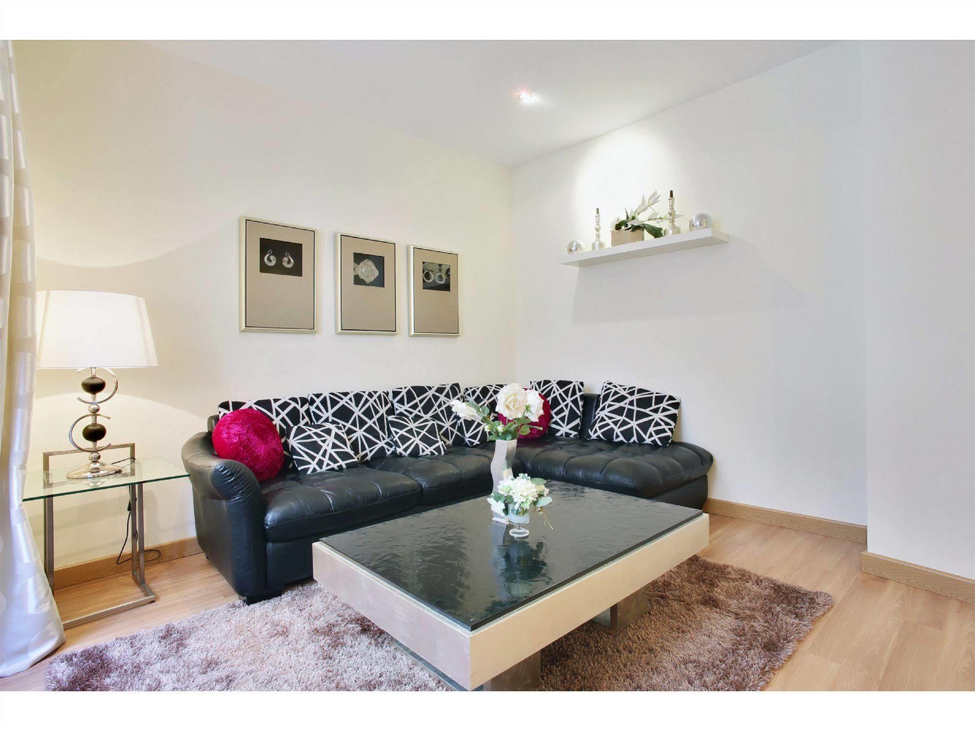 Apartamentos Unisierra Málaga Eksteriør billede